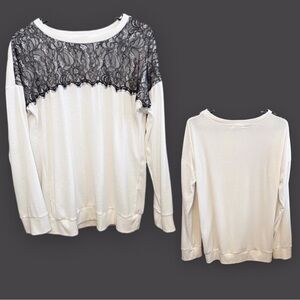 𝅺for G and PL women’s ivory and black lace top, size large